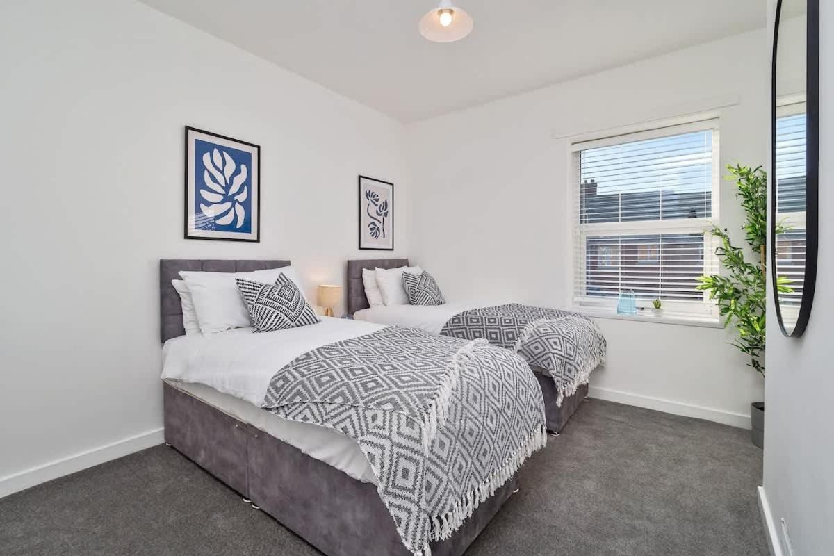 Nursery House By Truestays - 3 Bedroom House In Stoke-On-Trent 외부 사진