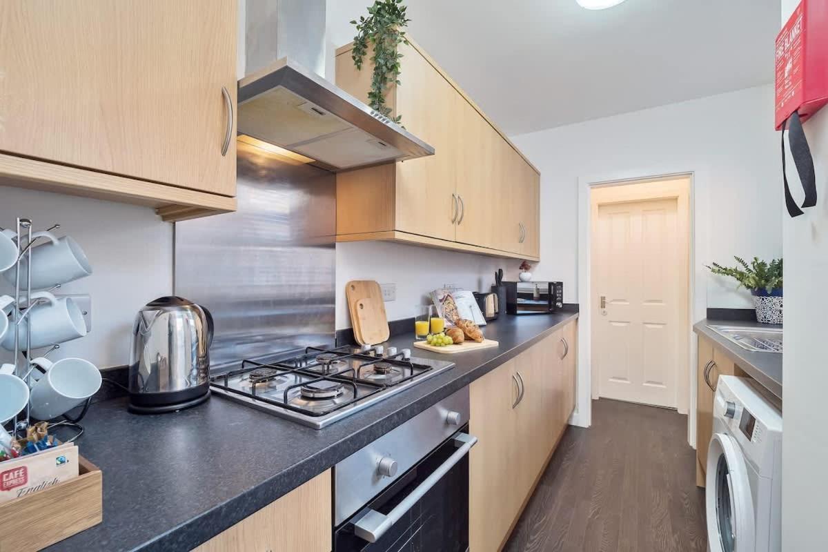 Nursery House By Truestays - 3 Bedroom House In Stoke-On-Trent 외부 사진